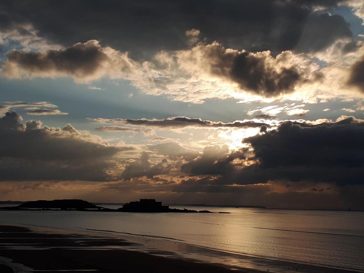 Hotel Le Beaufort Saint-Malo Exterior foto